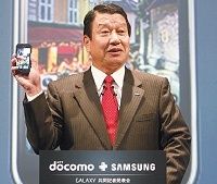 打倒iPhone　ドコモ、ａｕが反撃