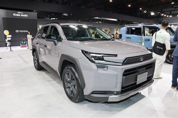 新型RAV4アドベンチャー