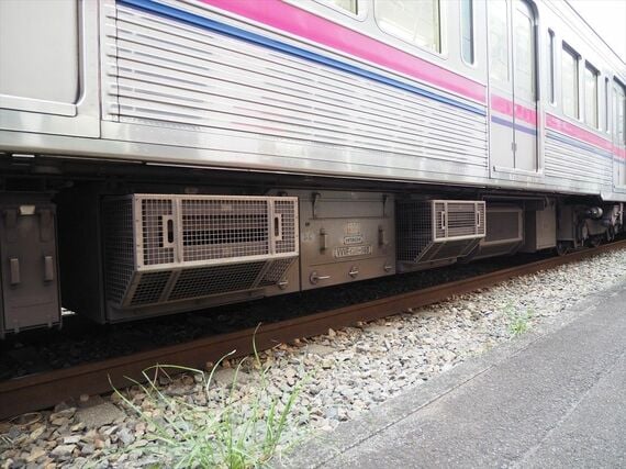 京王電鉄 7000系 床下機器