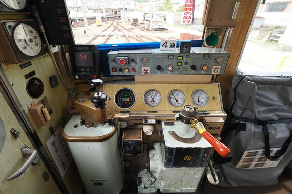 能勢電鉄 1700系 運転台