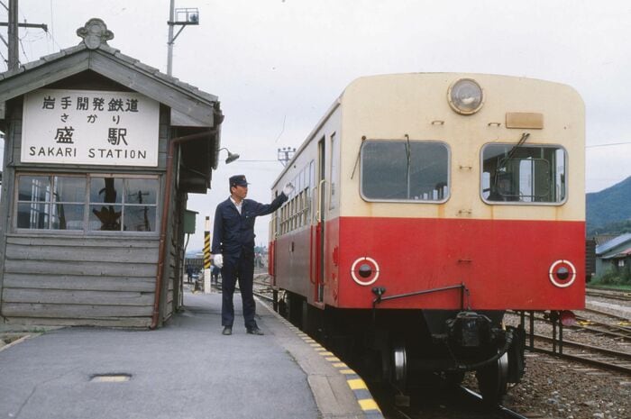 岩手開発鉄道のキハ202号。前面は完全に平らだが