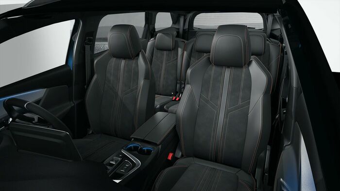 プジョー「5008」
