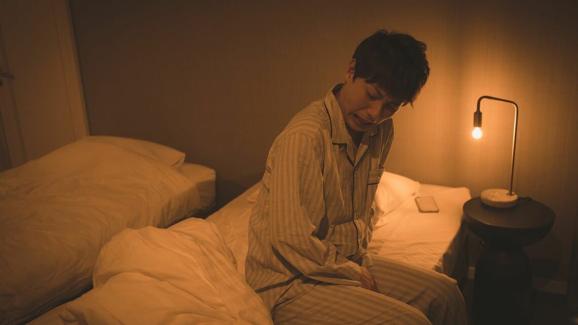 夜間頻尿の3つの原因について解説します（写真：mits／PIXTA）