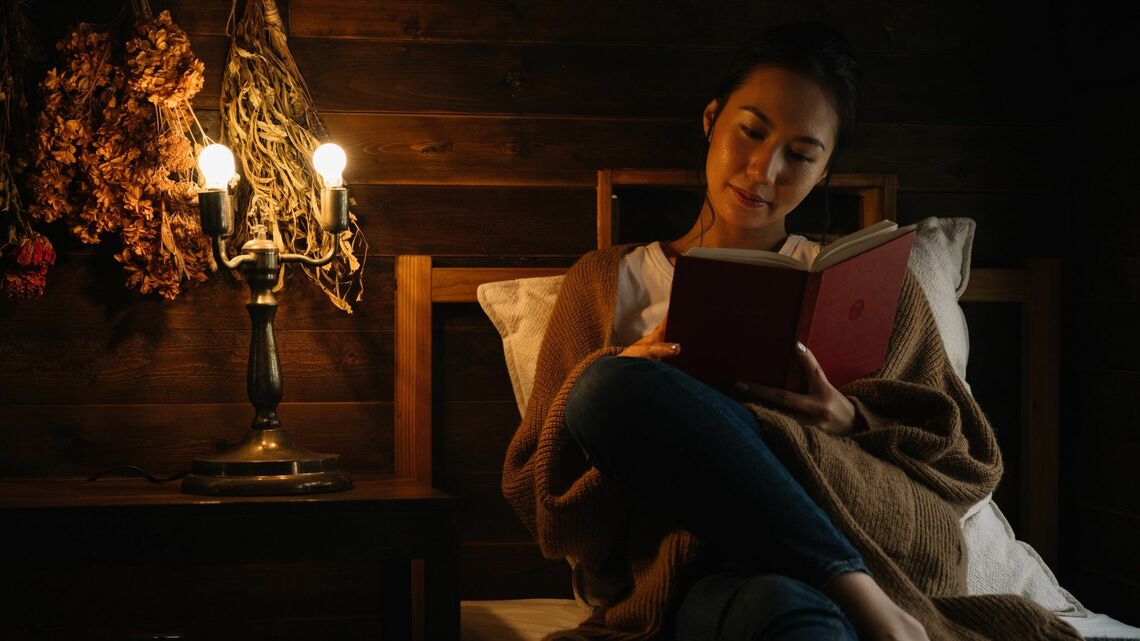 読書は自分の可能性を広げてくれる（写真：プラナ／PIXTA）