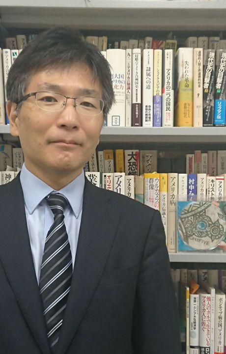 井上弘貴（いのうえ ひろたか）／神戸大学大学院国際文化学研究科教授。1973年、東京都生まれ。早稲田大学大学院政治学研究科博士後期課程満期退学。博士（政治学）。自治体非正規職員、早稲田大学政治経済学術院助教、テネシー大学歴史学部訪問研究員などを経て、現職。専門は、政治理論、公共政策論、アメリカ政治思想史。著書に『アメリカ保守主義の思想史』（青土社）、『ジョン・デューイとアメリカの責任』（木鐸社）、訳書に『ユニオンジャックに黒はない――人種と国民をめぐる文化政治』（共訳、月曜社）などがある（写真：本人提供）