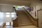 館内から屋上へ続く階段