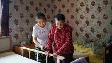中国｢一人っ子世代｣にのしかかる介護の重圧…頼れる兄弟姉妹なく､身体･精神･金銭の"三重苦"に直面