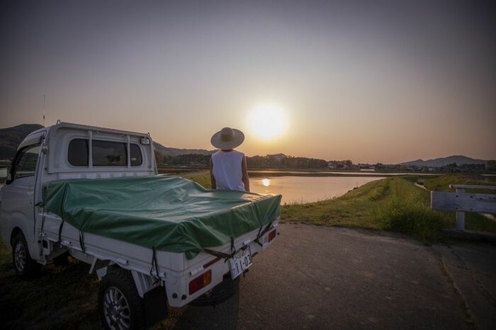 「軽トラ男子」として茨城県内の道の駅などを巡る