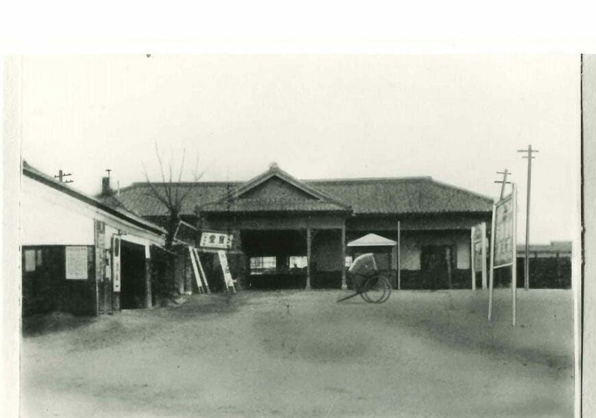 かつての堺東駅の駅舎（写真：南海電鉄）