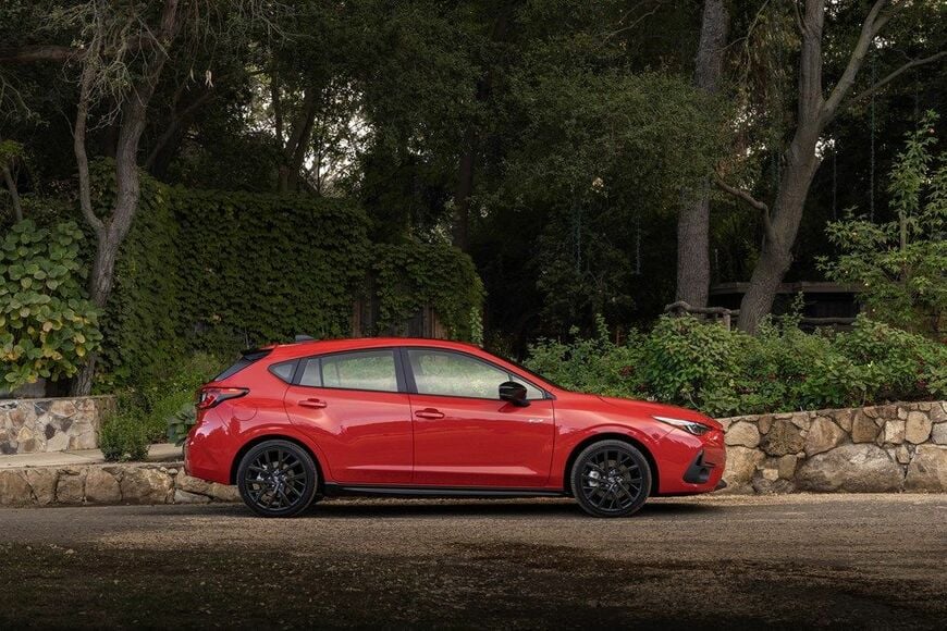 LAショーで発表された新型インプレッサ（写真：Subaru of America）