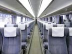 懐かしい新幹線のような座席も