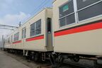左が鋼製車で右がアルミ車