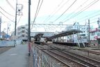 上板橋は2面4線。橋上駅舎に改札がある