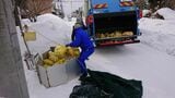 北海道札幌市で経験した、雪の中のごみ収集の実態を紹介します（筆者撮影）