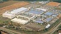 富士通は2工場で停電回復、全社では従業員数人の安全確認取れず【震災関連速報】