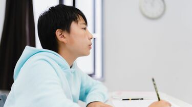  　小学生  小中学生の抜ける画像 