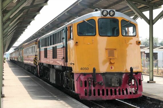 タイ国鉄 東線 旧型ディーゼル機関車