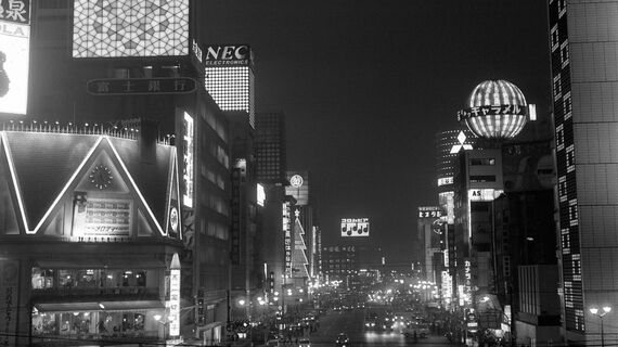 銀座のネオン