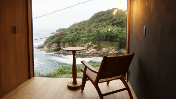 2階の窓際からの風景