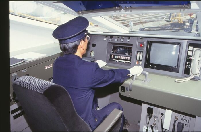 WIN350の運転室内