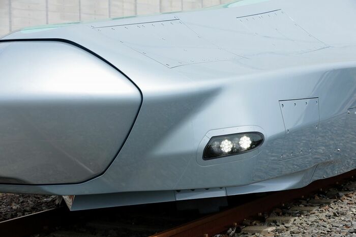1号車の前照灯