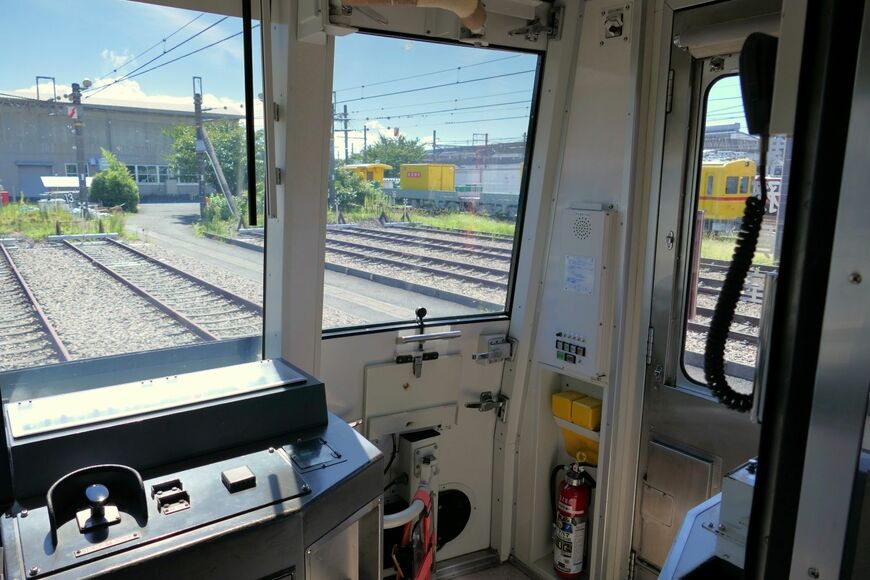 京急2100形の乗務員室