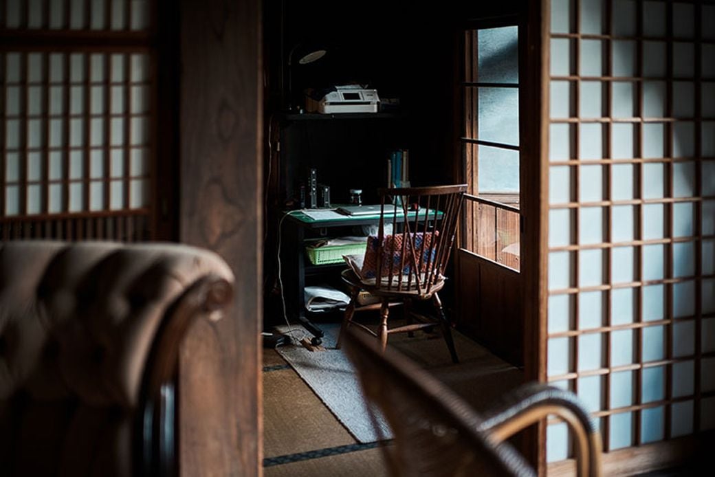 広縁の一角に据えられたパソコンコーナー（写真撮影／相馬ミナ）