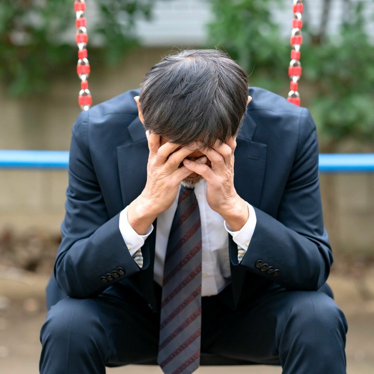 为了不成为“被时代淘汰的人”，50多岁该做什么？让职业后半程更充实的“坚持才能”与“弱连接”
