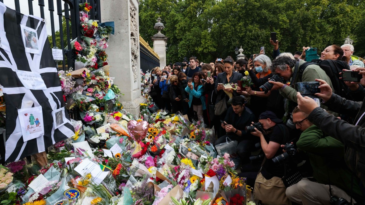 国全体で追悼する｢エリザベス女王国葬｣の凄み 19日までは一般市民も直接お別れができる | ヨーロッパ | 東洋経済オンライン