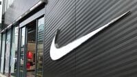 〈スニーカー市場の異変〉ナイキ苦戦で値崩れ？決算が語る苦しい懐事情と荒療治⋯在庫過剰による｢バーゲン状態｣はいつまで続くのか