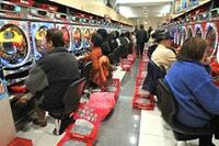 パチンコホール業界は集客力維持と合理化の両立が課題《スタンダード＆プアーズの業界展望》