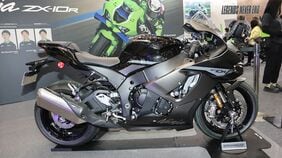 ストリートからサーキットまで対応…カワサキ新型｢ニンジャZX-10R/ZX-10RR｣フラッグシップモデルの尽きない進化