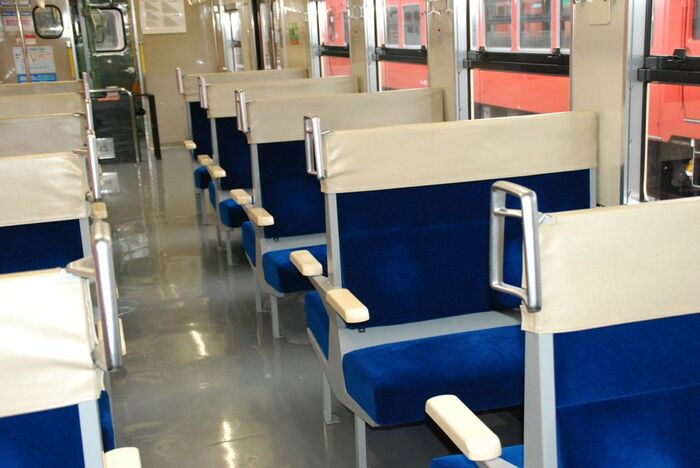 郷愁あふれる「ノスタルジー」の車内