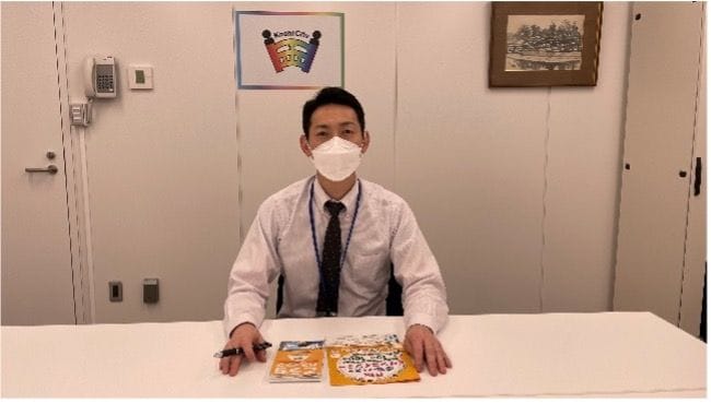 インタビューに答える高知市市民協働部交通戦略課課長の出口忠彦氏（写真：高知市役所）