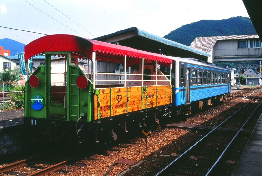 元祖トロッコ列車の「清流しまんと号」（撮影：南正時）