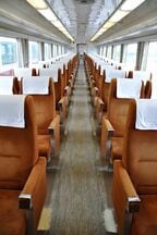 床面はベージュ系の落ち着いた色彩