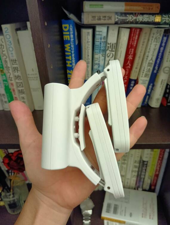 手のひらサイズのネッククーラー