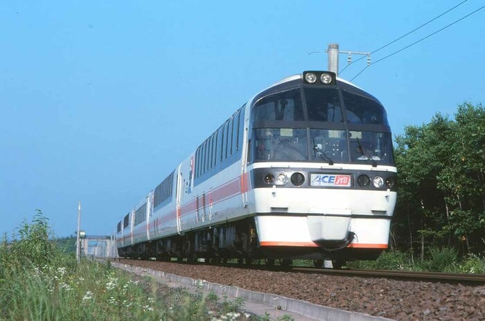 JTBのツアー列車として走る