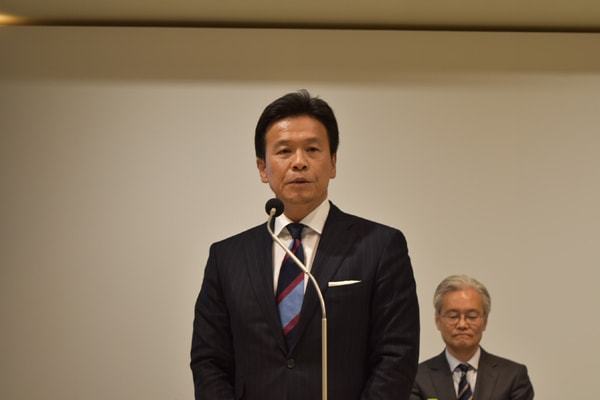 EC事業を牽引してきた岩田氏。会見では「大変な重圧」と本音を語った(写真:記者撮影)