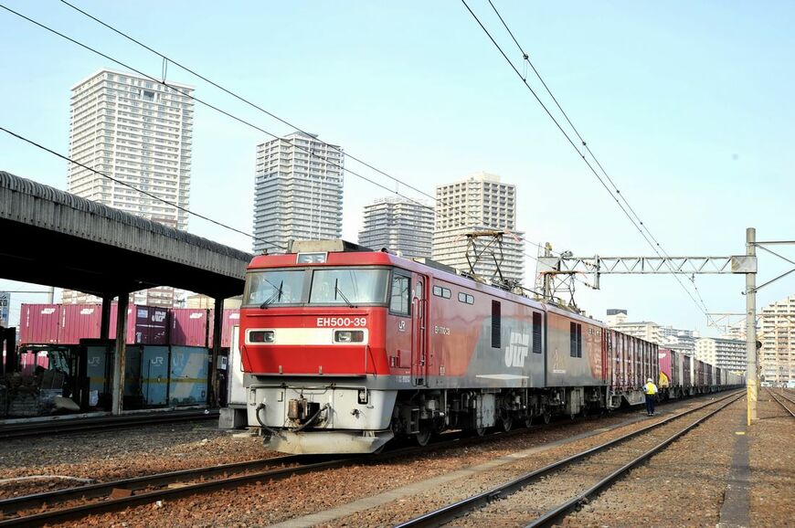 隅田川駅 EH500形牽引の貨物列車