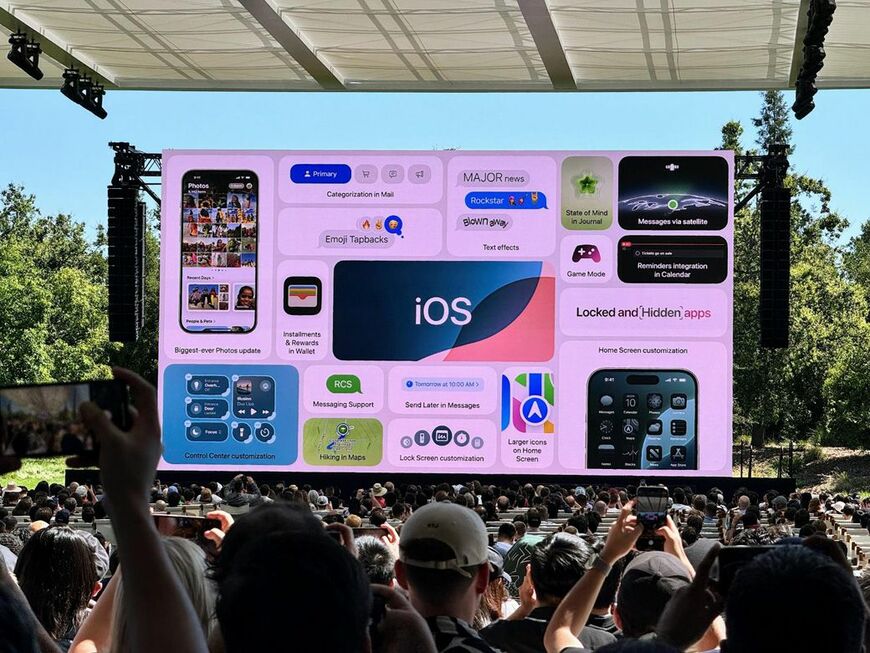 アップルは毎年の開発者会議で、OSやアプリ開発の最新機能を発表し、アプリの高度化に投資していることをアピールしている（筆者撮影）