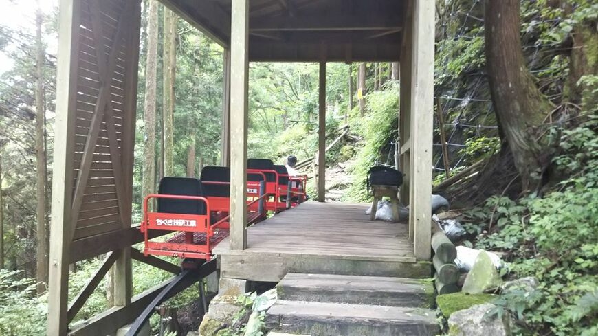 天川村の五代松鍾乳洞にある「五代松モノレール」（筆者撮影）