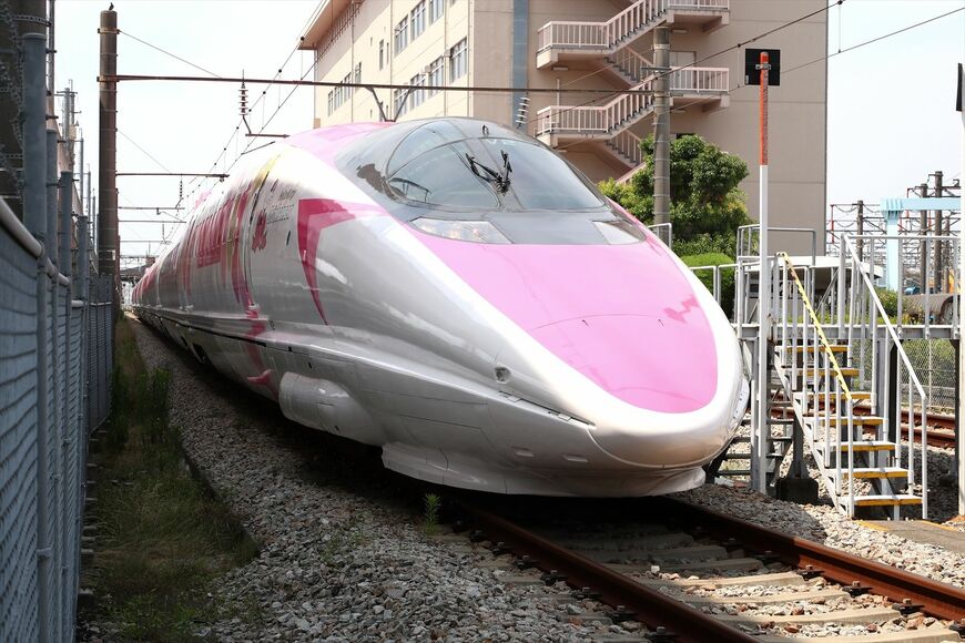 2018年から2026年5月まで運行された「ハローキティ新幹線」の500系（撮影：尾形文繁）