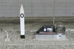 1番線脇の「0kmポスト」と記念碑