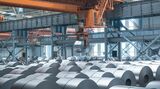 中国では鋼材の国内需要が縮小したにもかかわらず、鉄鋼メーカーは高水準の生産を続けている（写真は国有鉄鋼大手、河鋼集団のウェブサイトより）