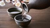 日本国内でも日本酒が再注目されつつあります（写真：sarakazu／PIXTA）