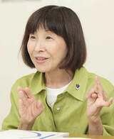 東京家政大学の常務理事であり、広報・宣伝部長も務める岩井絹江氏
