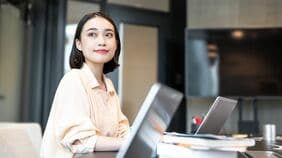 ｢『専業主婦』との結婚を希望する男性｣はわずか2％…"年収を隠す女性"は結婚できない《｢令和の婚活｣の残酷》