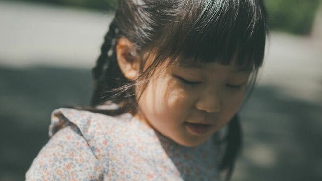 内向的な性格の子どもは将来営業職に就けるのか