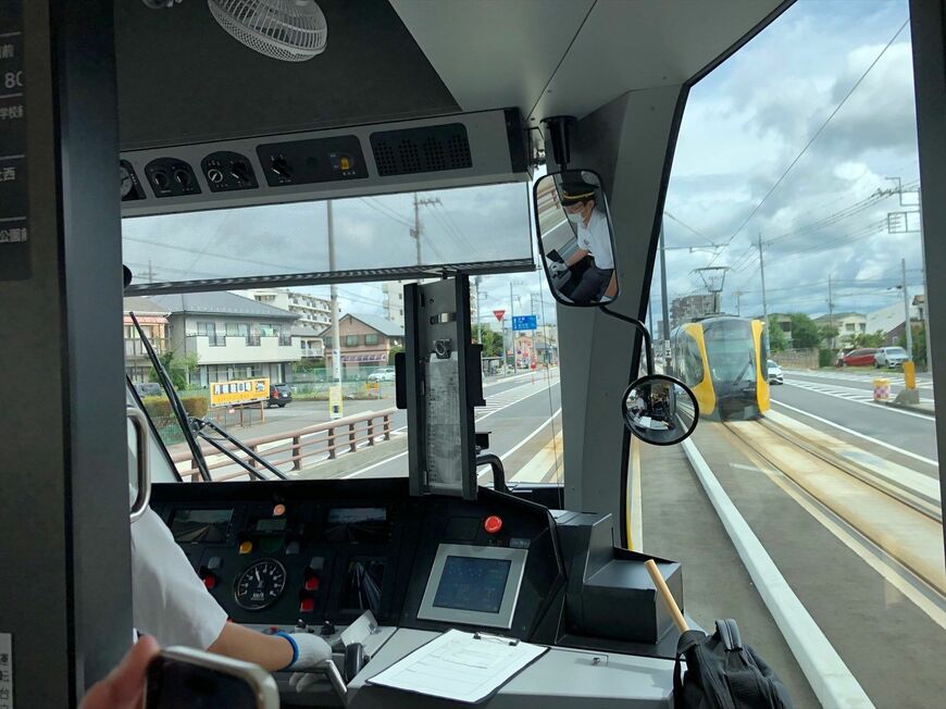 JR宇都宮駅東側のエリアを通過中のライトライン車内より（筆者撮影）